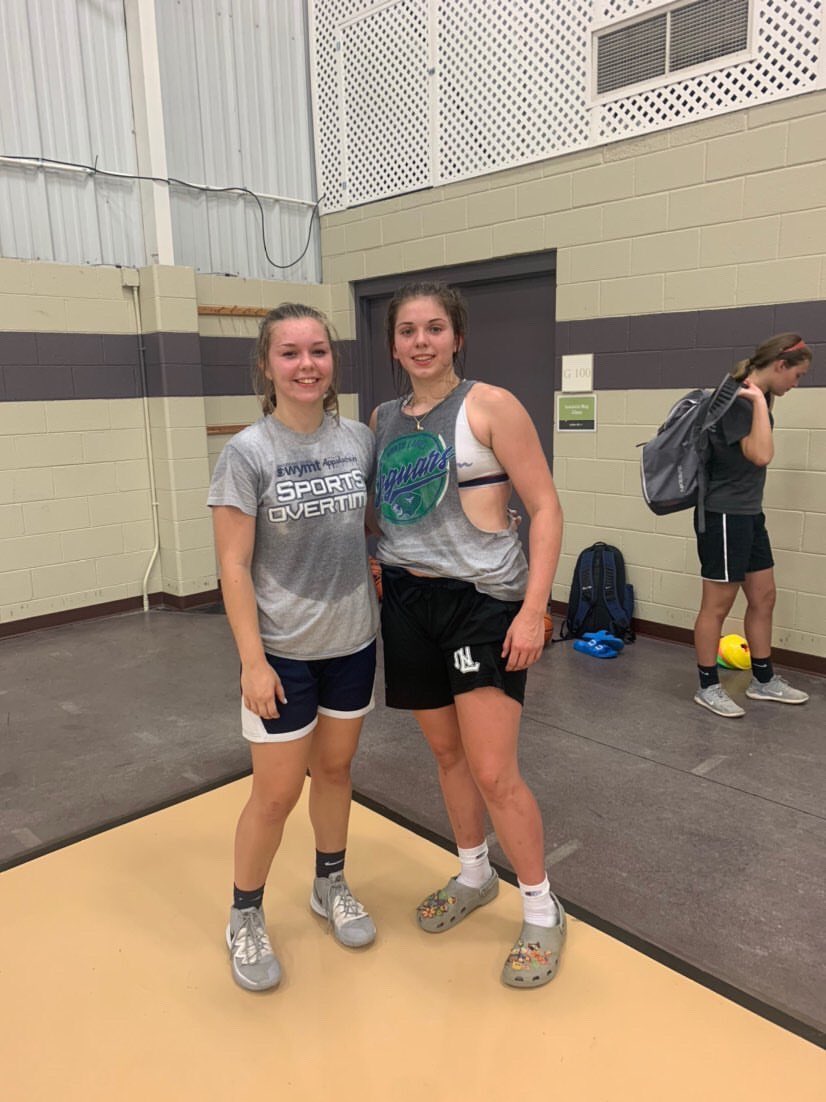 caylan_mills's tweet photo. Had a fun time at @Elite80WBB 
Also glad I got to compete with my fellow Kentucky girls! ❤️🏀 https://t.co/xj3pexLeGo