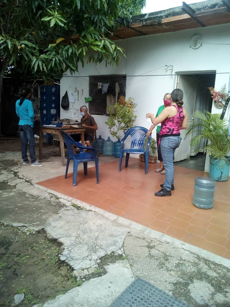 MSVCarabobo10's tweet photo. El Movimiento Somos Venezuela municipio Naguanagua realizó jornada de abordaje casa a casa en la Comunidad Pueblo Nuevo , para atender la problemática de dicho territorio. #17Jul

#GraciasPuebloHeroico
#MsvNaguanagua
#CaraboboTeQuiero https://t.co/pM9mFmr34n