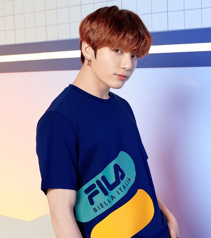 tuktikker002's tweet photo. BTSxFila ซื้อครบ 1,000 บาท แถม photobook พิกัด Fila Shop Cen world ชั้น2 บู้ทอยู่ตรงกลางแถวอิเชตันค่า เสื้อจกุกม่วง 1,590 เสื้อน้ำเงินป้าย 990 ตัวนี้มีส่วนลดอีกนะคะ
#ตลาดนัดบังทัน #ตลาดนัดรถไฟบังทัน
#VoyagerCollection #FILAXBTS
#FilaThailand @BTS_twt https://t.co/X6K0oBfYsv