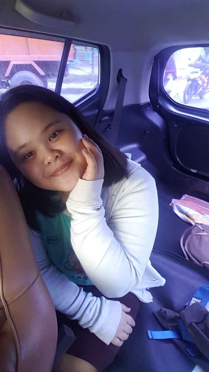 candygerla's tweet photo. Duduk tanpa tempat duduk. Nasib https://t.co/nNDcJpZ5VV