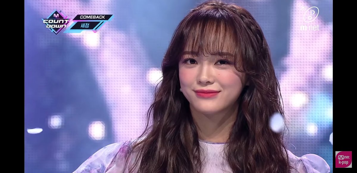 Marin_GomEda's tweet photo. @MnetMcountdown #월드넘버원_엠카이벤트 #MCOUNTDOWN
솔로가수 탑 세동이 컴백!!! 명곡 화분입니다. 얼마나 아름다웠는지.... 진짜 눈물날뻔했습니다. 마지막 원샷 타이트 잡아주셨는데 여신이지않습니까? 잡아주신 엠카에게 박수👏👏가 아니라 절 올리겠습니다.
트위터 400만 팔로워 축하드려요 😉😉 https://t.co/lTMrkqvEDK