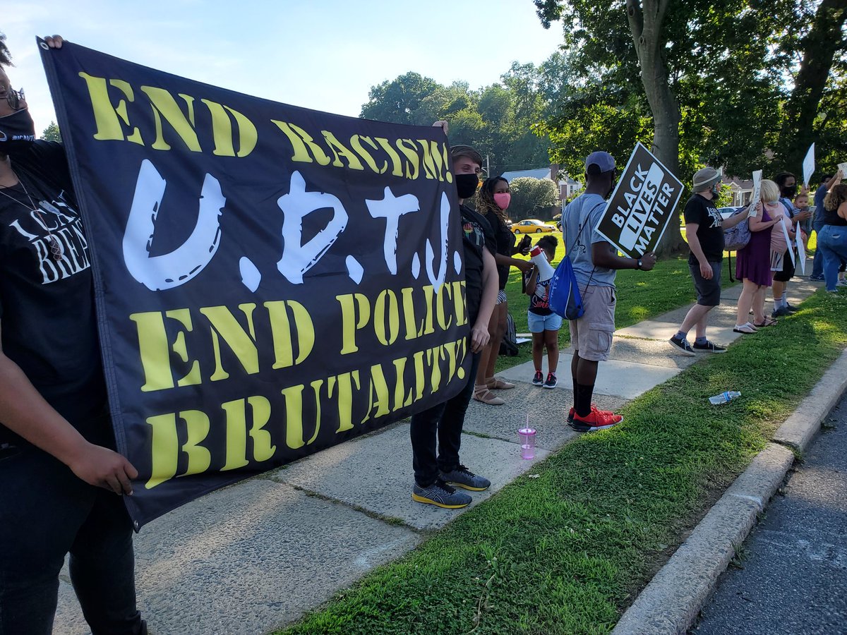 UDTJ7's tweet photo. Thank you so much for coming out! Another successful protest! There is no place for racist cops in Upper Darby! Full investigation! @UDPolice #FireJonathanResinski #UDTJ #BlackLivesMatter https://t.co/lmghjSdYpM