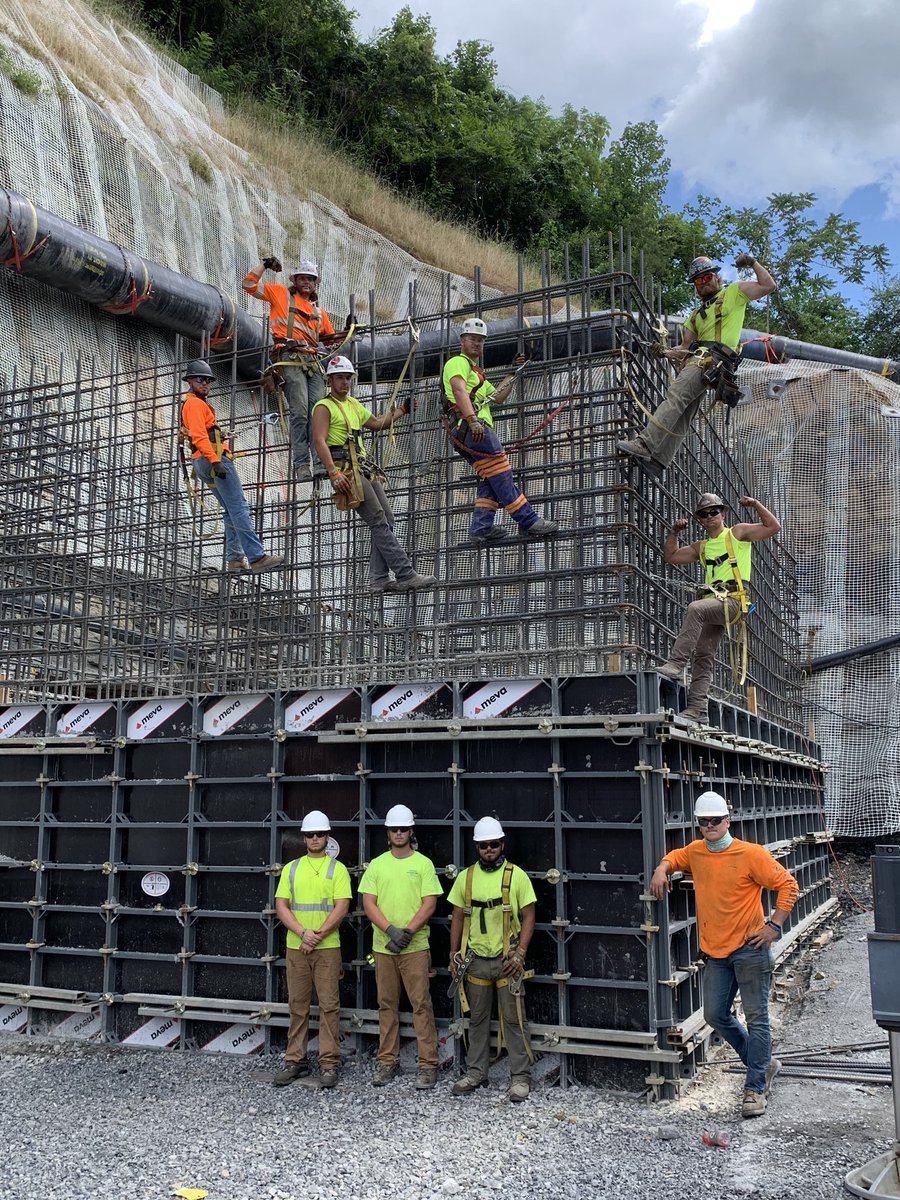 mudman_1's tweet photo. @Connorwright_33 and 9 other former HS Football players from Belfry and Pikeville displayed amazing work ethic in tuff working conditions these past 8 weeks. I’m super proud of ea and know they’ll be successful in all they strive for in the future due to their amazing work ethic. https://t.co/Z81AzRAQLy