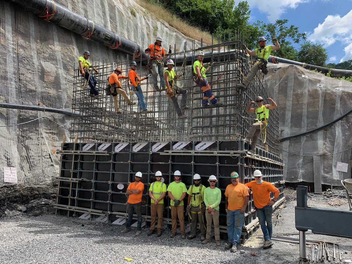 mudman_1's tweet photo. @Connorwright_33 and 9 other former HS Football players from Belfry and Pikeville displayed amazing work ethic in tuff working conditions these past 8 weeks. I’m super proud of ea and know they’ll be successful in all they strive for in the future due to their amazing work ethic. https://t.co/Z81AzRAQLy