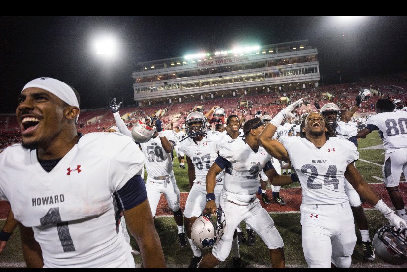 jalendaniels_'s tweet photo. Wow... Beyond blessed to receive my first D1 offer from Howard university extremely grateful for @CoachLScott70 giving me this opportunity to continue my academic and athletic career at the next level! @HUBISONFOOTBALL @PlayN4Envelopes #Bisonstrong https://t.co/jU74MTdtDx