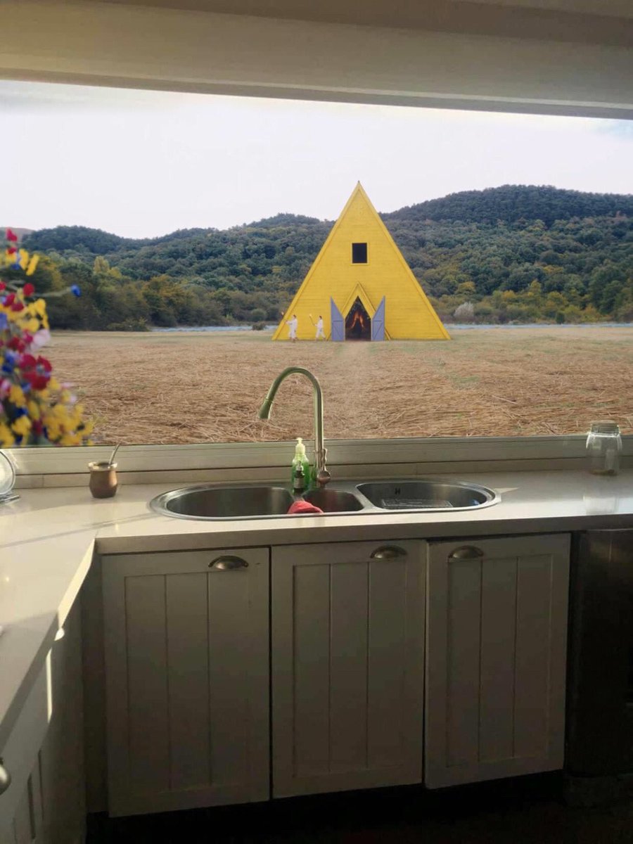 luckyphoeniix's tweet image. Imagine doing dishes with that view💚