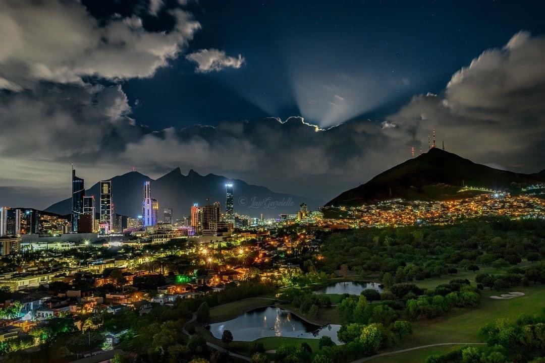 pacocienfuegos's tweet photo. “Monterrey es un rancho”.

El rancho: https://t.co/ycJSVBqLpj