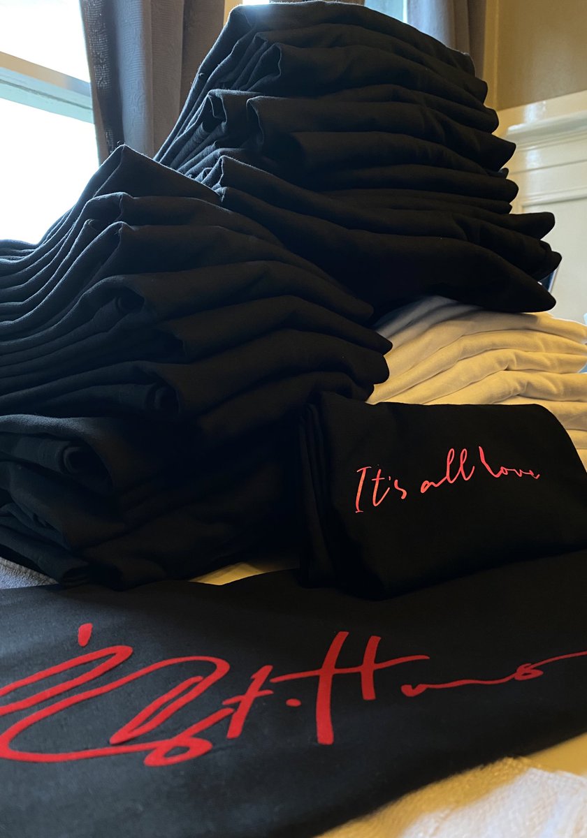 StHussle's tweet photo. RESTOCK is about ready!
WHICH COLORS YALL WANT AGAIN? #ItsAllLove #SthussleCollection 😇 https://t.co/dVozo3tTwM
