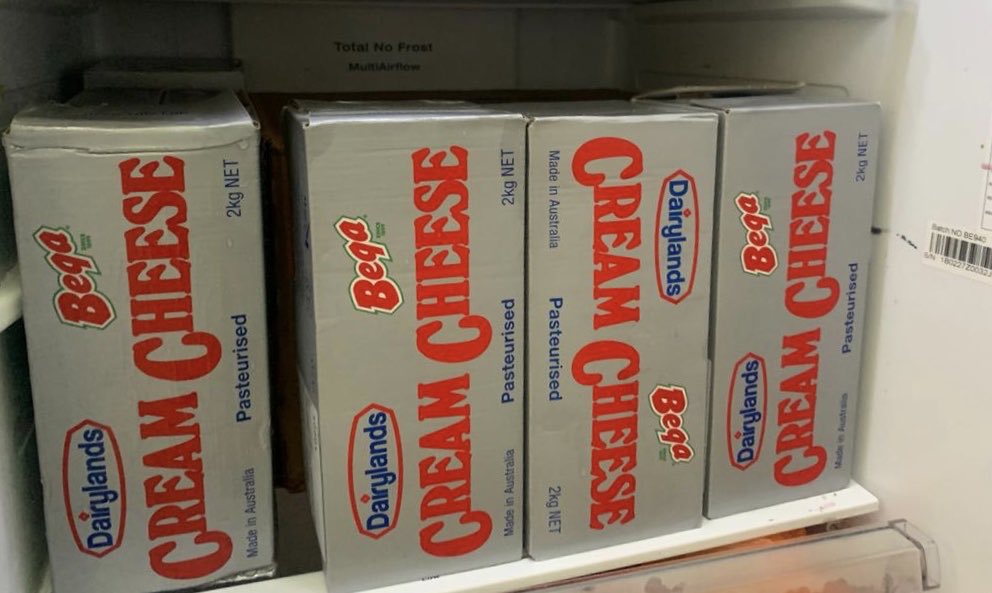 ByBitelicious's tweet photo. Cukup la buat masa skrg untuk 2 carton cheese ni. All the way from KL. Susah nak dpt cheese kt ganu sekarang 😂. Tq patingg 😘 https://t.co/gW9ai99O6g