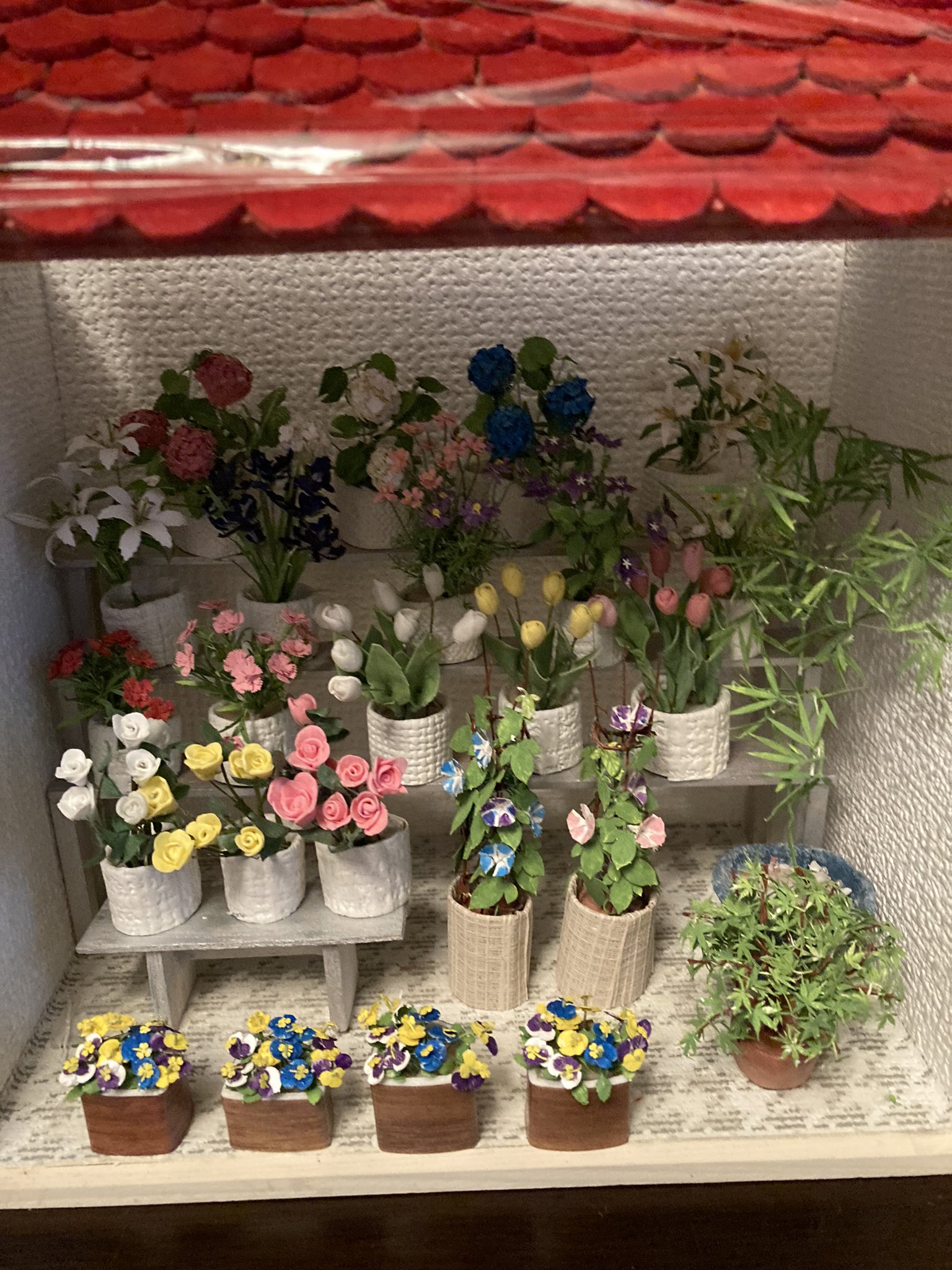 Ann おばあちゃんのドールハウスの花屋さんが完成 ドールハウス 93歳 花屋さん 元気なおばあちゃん T Co A6qg74kyb8 Twitter