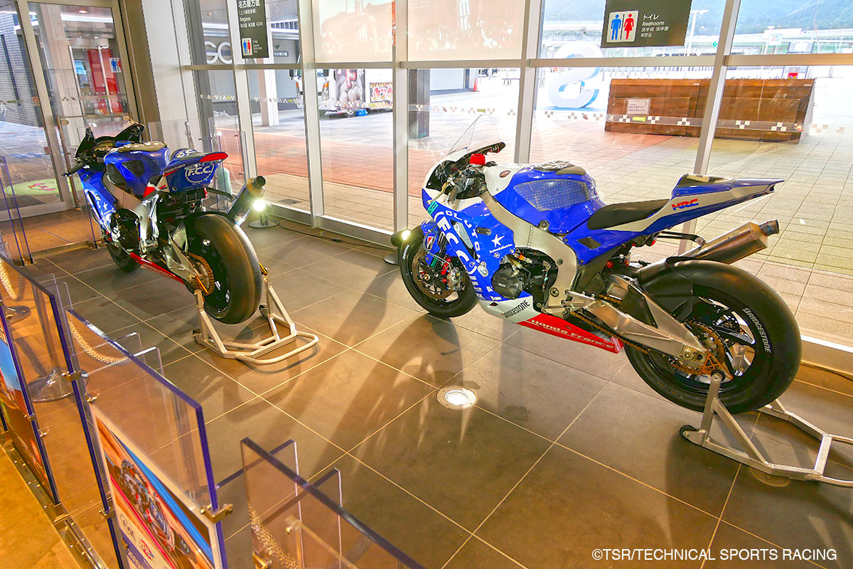 新名神鈴鹿P.A.のEWCマシン展示は7月22日（水）午前中までとなりました。
その後は鈴鹿市役所に展示予定です。

TSRインフォメーション
tsrjp.com/archives/1554

 #FCCTSR #FCCTSRHondaFrance #Fireblade #CBR