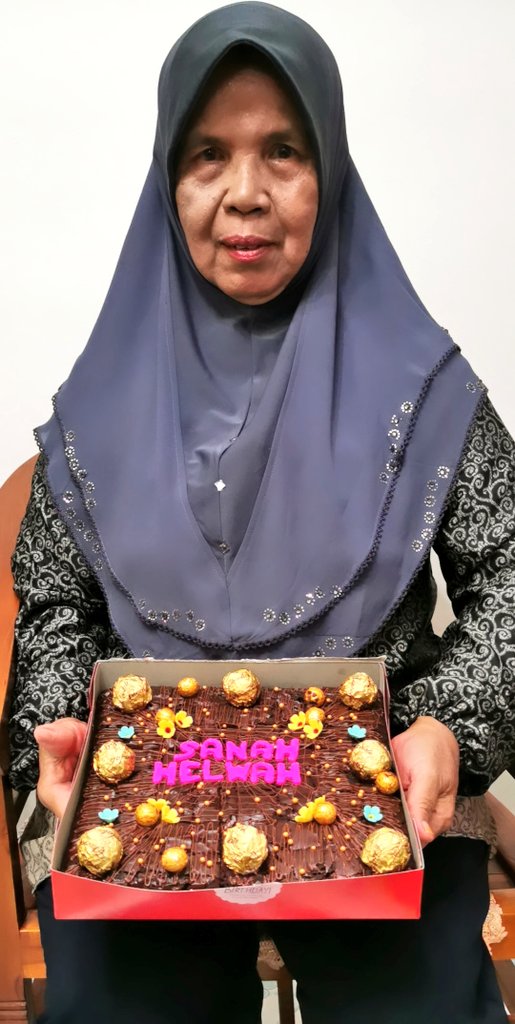 AbangOmar's tweet photo. SANAH HELWAH MAK
#17Julai #sanahhelwah
#selamatharilahir
Sakinah Mawaddah Barokah Warohmah.
“Selamat Hari Lahir. Semoga Beroleh Ketenangan, Kasih Sayang, Keberkatan dan Belas Kasihan"
Semuga Dipanjangkan Umur, Dimurahkan Rezeki dan Dirahmati ALLAH swt https://t.co/4KTvNPuiwz