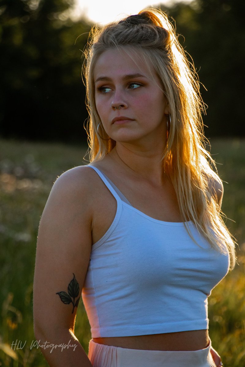 HlvPhotography's tweet photo. Fun little shoot the other night! 📸 @GrumpyCoconut https://t.co/0IIje1xPoT
