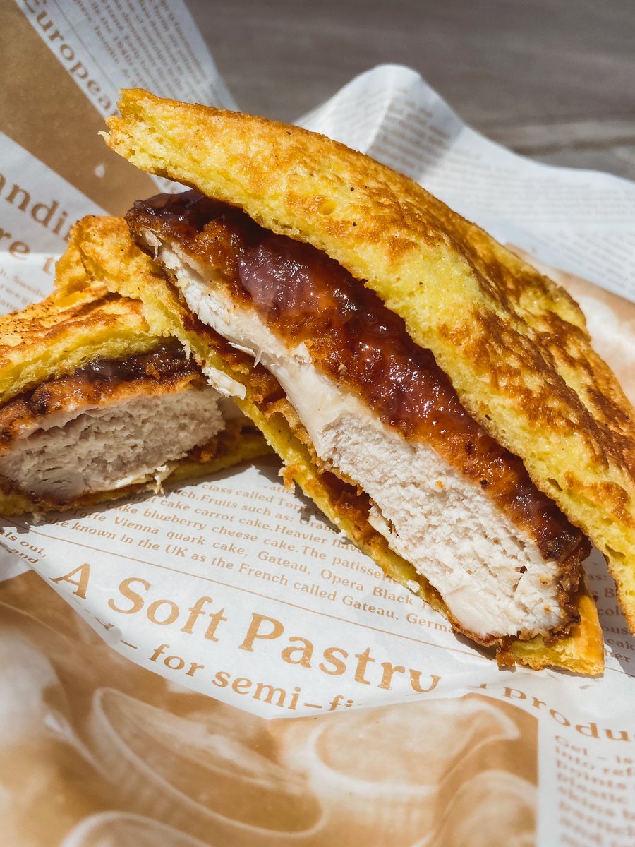 itsjcafe's tweet photo. J Café is open for pick up &amp; delivery [only] every Saturday &amp; Sunday for brunch from 10-3:30pm in Chicago.

Pick Up - https://t.co/S9nAF01l08 

Delivery Partners - grub hub &amp; door dash. 

Please share to your TL, my next customer can be because of you 🖤 https://t.co/29Hh0xWalZ