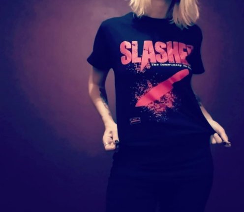 FinalGirlFriday's tweet photo. Wearing this shirt feels like armoring up. Come at me, 2020. 🔪 @theslasherapp #Slasher #HorrorCommunity #HorrorFam https://t.co/gQYQr929Pa