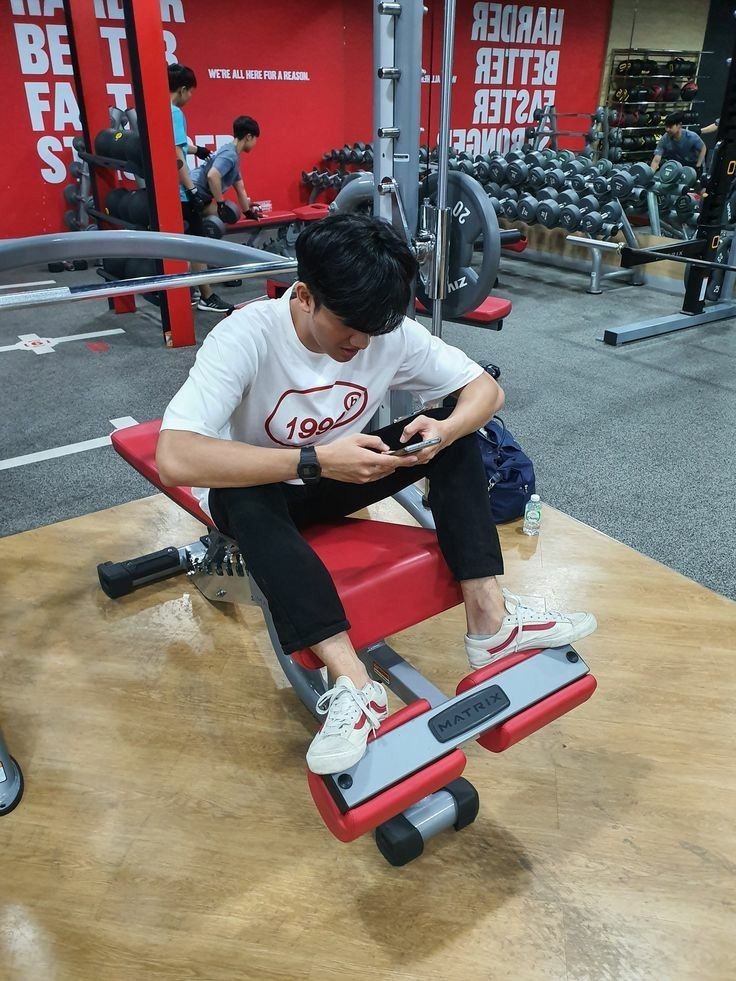 you'll get to join him during his gym sessions. watch him work those muscles out  #Tawan_V  @Tawan_V