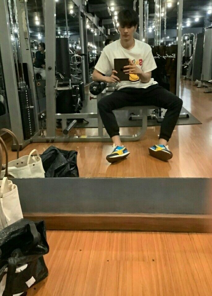 you'll get to join him during his gym sessions. watch him work those muscles out  #Tawan_V  @Tawan_V