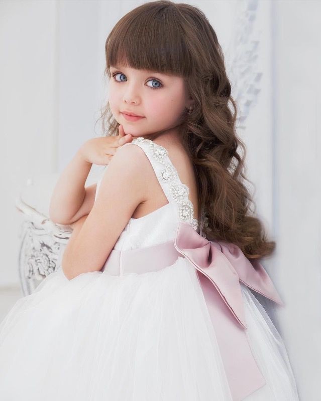lindy_liis's tweet photo. Lista para la subasta / Después de 4 vestidos y la opinión de todos sus hermanos gano seguir siendo la princesa de casa.
#EventoNewLife https://t.co/J6Myp63diX