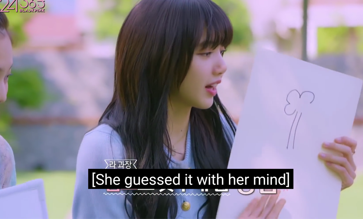 beni1989's tweet photo. It was really impossible to guess the object when it was drawn by Jissoo but this game proved that #Lisa can read #Jisoo's mind. https://t.co/aw1PDXUoET