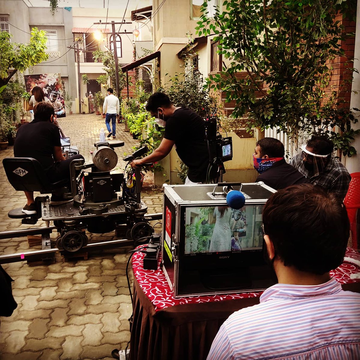 shaikharyan32's tweet photo. #BehindTheScene #NewPromo #SonyTv #Shoot #SafetyFirst #AfterLockdown #BehindTheCamera #AssociateDirector #MereDadKiDulhan https://t.co/yLTw7C0piu
