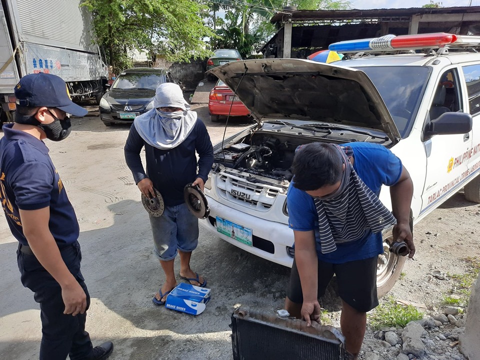 TarlacPclo's tweet photo. Regional Crime Laboratory Office 3

On July 18, 2020, personnel of  Tarlac PCLO under the direct supervision of PLTCOL JESSICA R QUILANG, Provincial Chief brought the SOCO Van to Arnold Ponce Auto Repair Shop located at Brgy Tibag, Tarlac City for radiator replacement. https://t.co/9MOM7BMlGe