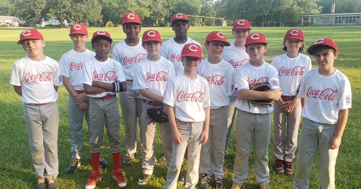 CokeBaseball's tweet photo. Alternative uniforms for this season were brought out tonight. #gocoke https://t.co/doyljJjUTF