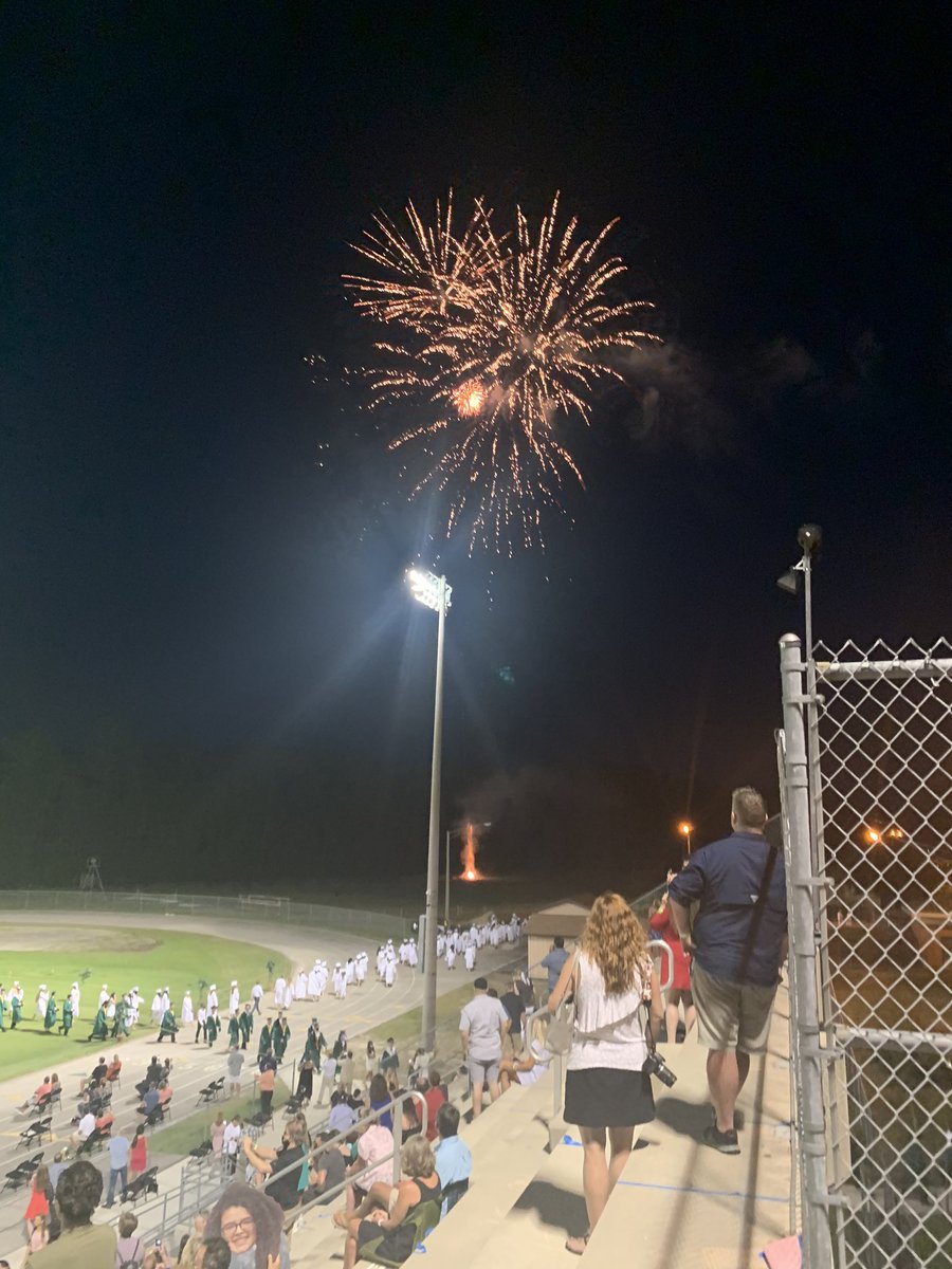 FIEagleSports's tweet photo. 🦅Great ceremony tonight to honor our Golden Eagle Class of 2020! Good luck to all on your future endeavors! #SoarHigher @oneclayschools @wjxt4 @FirstCoastNews @ActionNewsJax https://t.co/zL9XMdfYsm