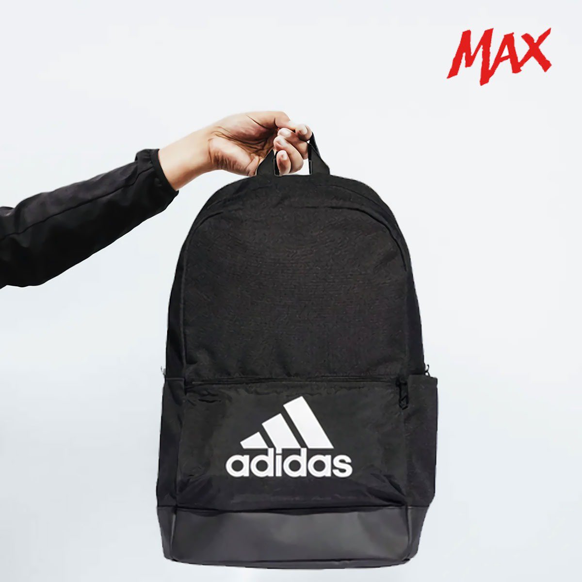 MAXDeportesMX's tweet photo. MOCHILA CLASSIC BADGE ADIDAS 🎒con 10% de descuento❗️
Perfecta para ir a la oficina, al gimnasio o a clase. Encuéntrala, ya con el descuento, a solo $539.10 https://t.co/g5Igcj2uCI