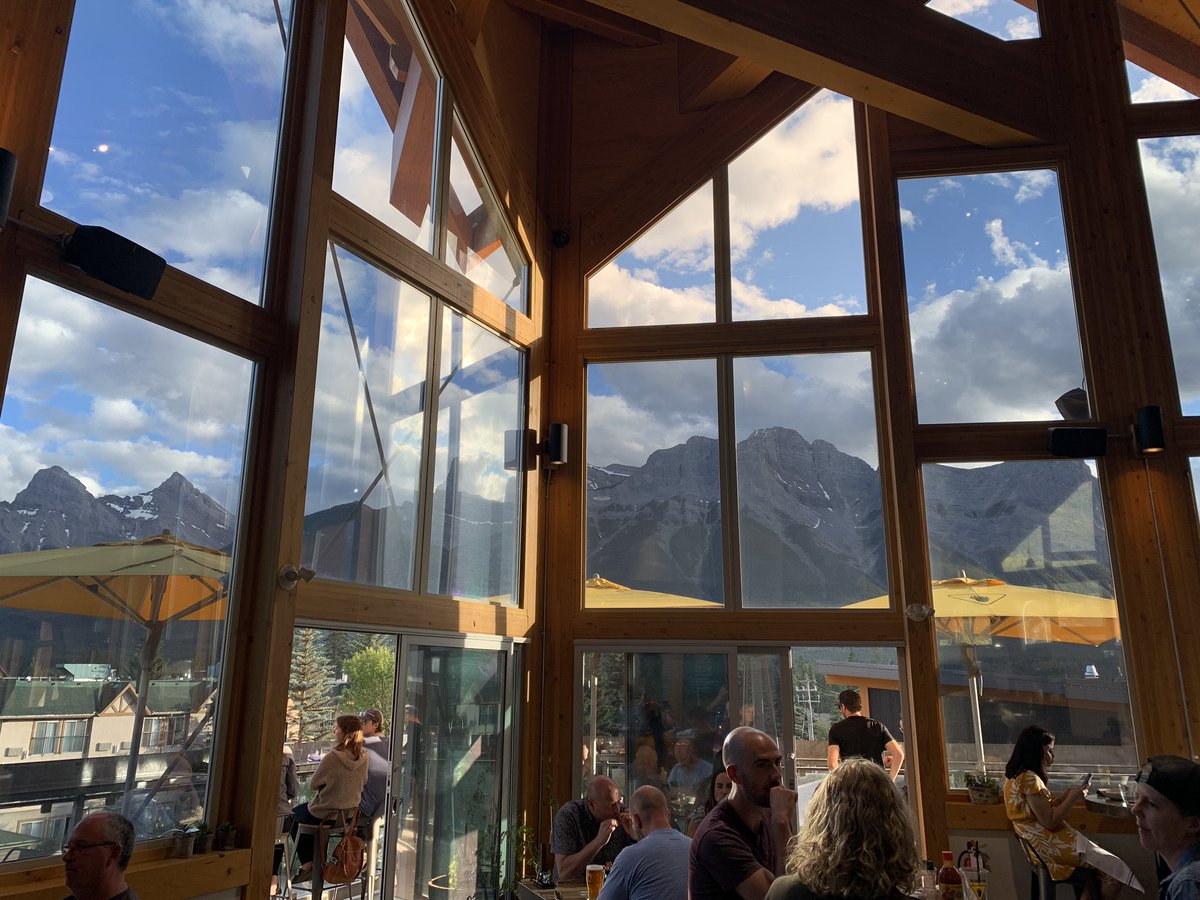 MeteoChef's tweet photo. Is there a restaurant in AB with a better view than #Tank310 by @TheGrizzlyPaw? Pics don’t do it justice but you get the idea. https://t.co/ODKtEUw5lf