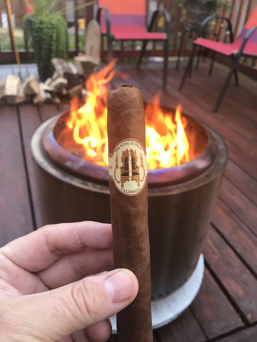 nwcigars's tweet photo. TGIF @CaldwellCigars https://t.co/6oYBRGCqa0