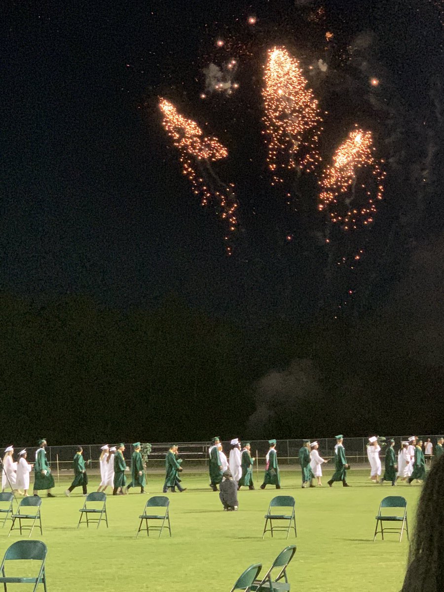 FIHSBusiness's tweet photo. Congratulations to the FIHS Class of 2020! We are so proud of you! 🎉 It was a great evening celebrating your accomplishment! 🎉 https://t.co/6P1PexhLZu