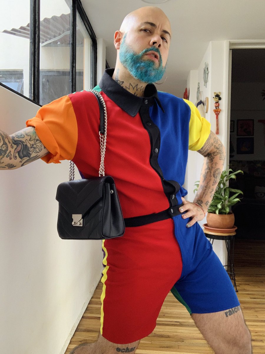 johnnycarmona's tweet photo. La editorial de Hoy con #pietmondrian en mi!
❤️💙💛🖤🧡💜💚
Camisa y shorts #ivankavalos
Bolso y tennis @bershka https://t.co/UYOC016JdT
