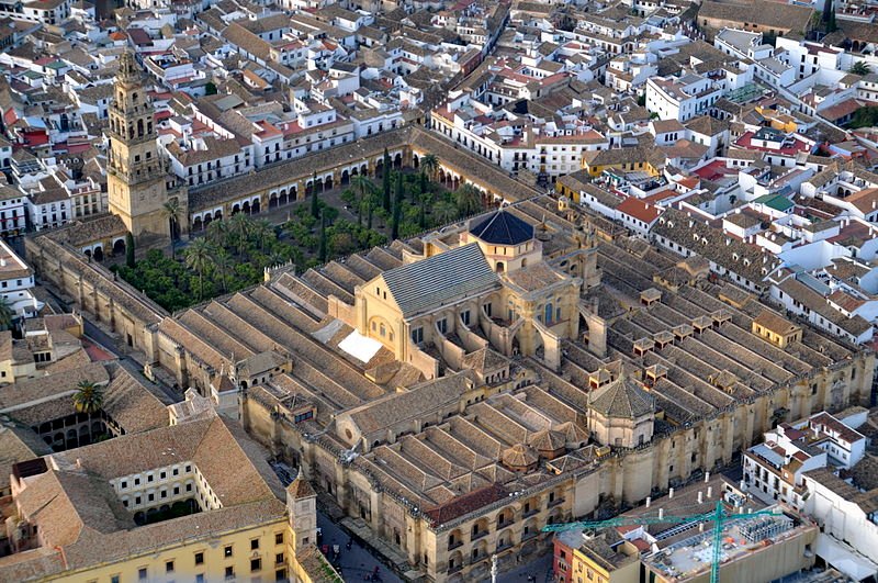 UstadzWaloni's tweet photo. Katedral santo Basil di rusia awalnya adlh mesjid bangsa muslim tartar, sebelum kaisar Ivan the terrible tokoh psikopat sadis, merubah fungsinya menjdi katedral

Katedral di Cordoba awalnya adlh mesjid agung bani umayyah, sebelum terjadi pembantaian terhadap muslim spanyol https://t.co/zNaGpS086c