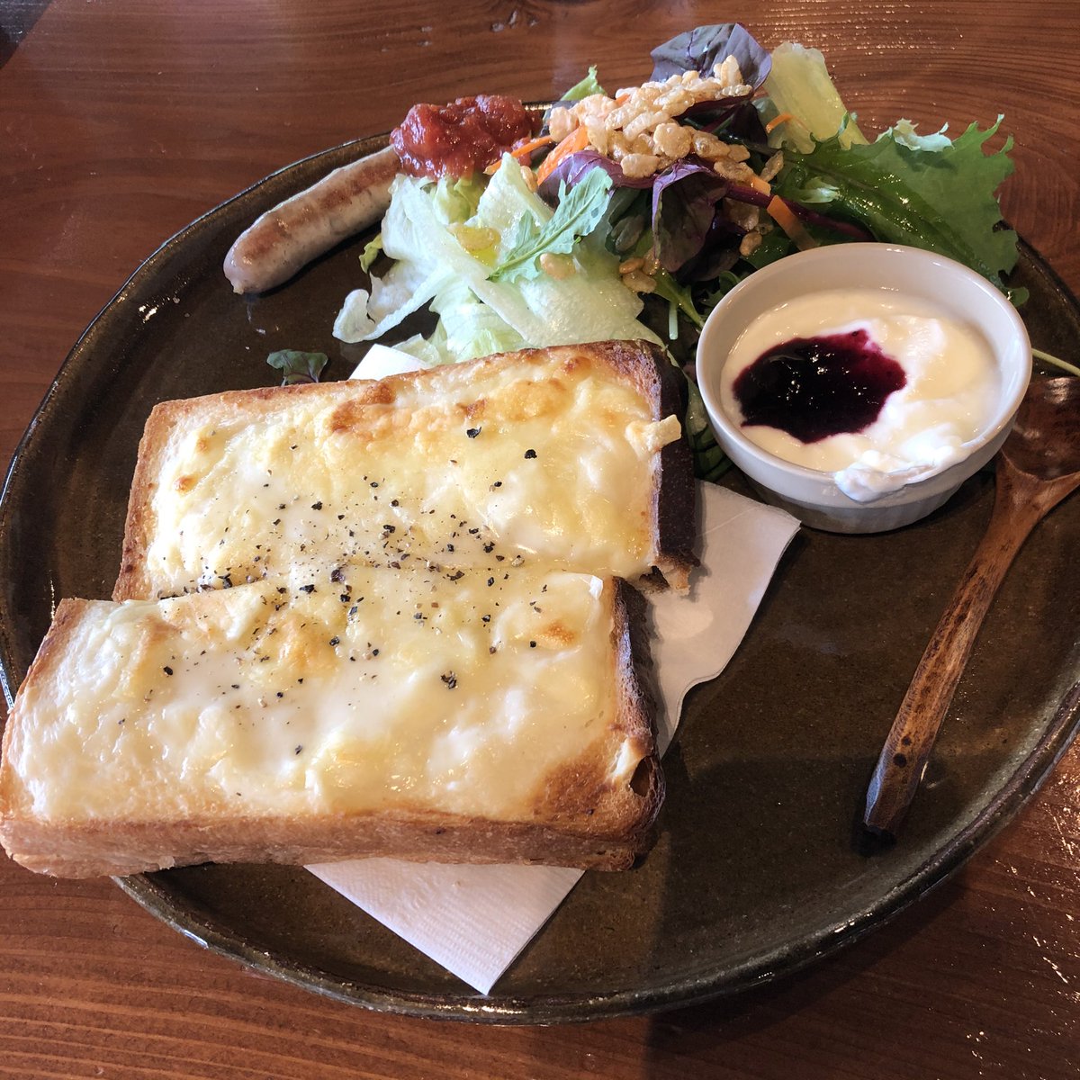 さんいんキラリ 真庭市蒜山にある古民家カフェ Kayabe堂 のクロックムッシュのプレートランチです