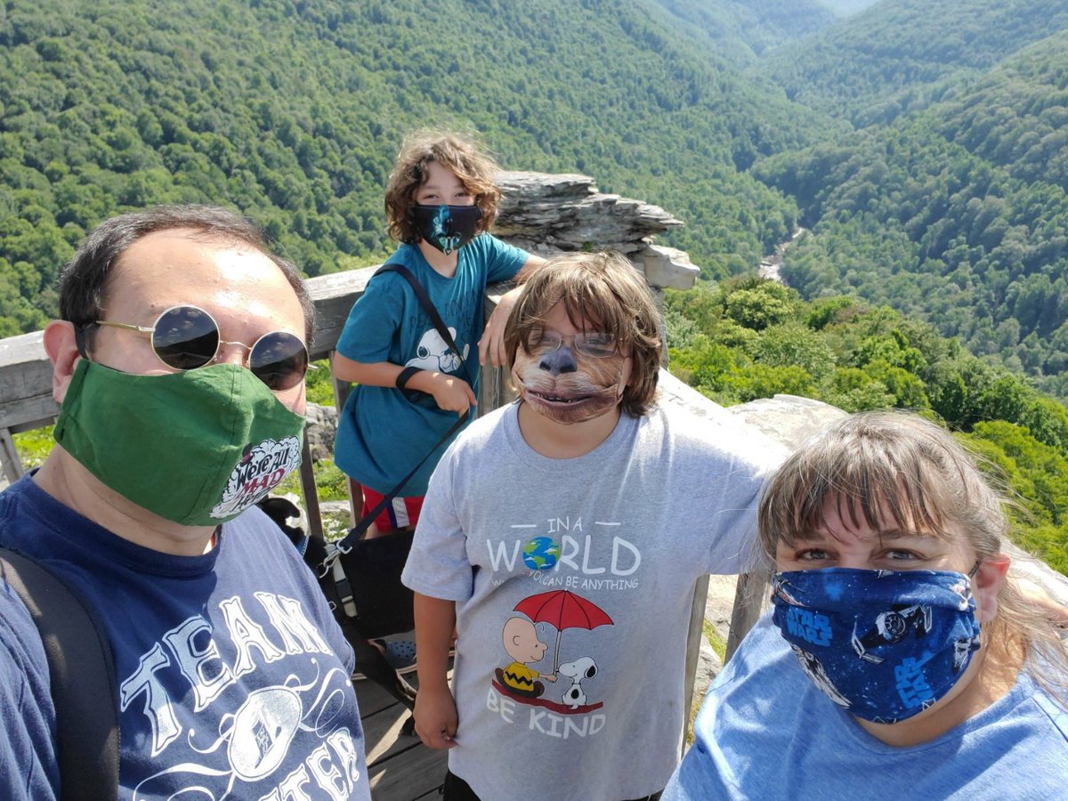 NANHarada's tweet photo. @marcuslemonis The pandemic has put a damper on our exploring, but a camper would help us not be boring #campingworld https://t.co/45jQqeht7v