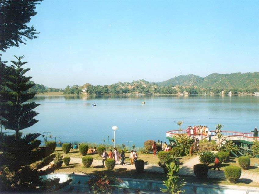 Mansar Lake is situated 62 km (39 mi) from Jammu, Mansar is a lake fringed by forest-covered hills, over a mile in length by half-a-mile in width. Surinsar-Mansar Lakes are designated as Ramsar Convention in November 2005.. @JammuTourism  @tourismgoi  @TIinExile
