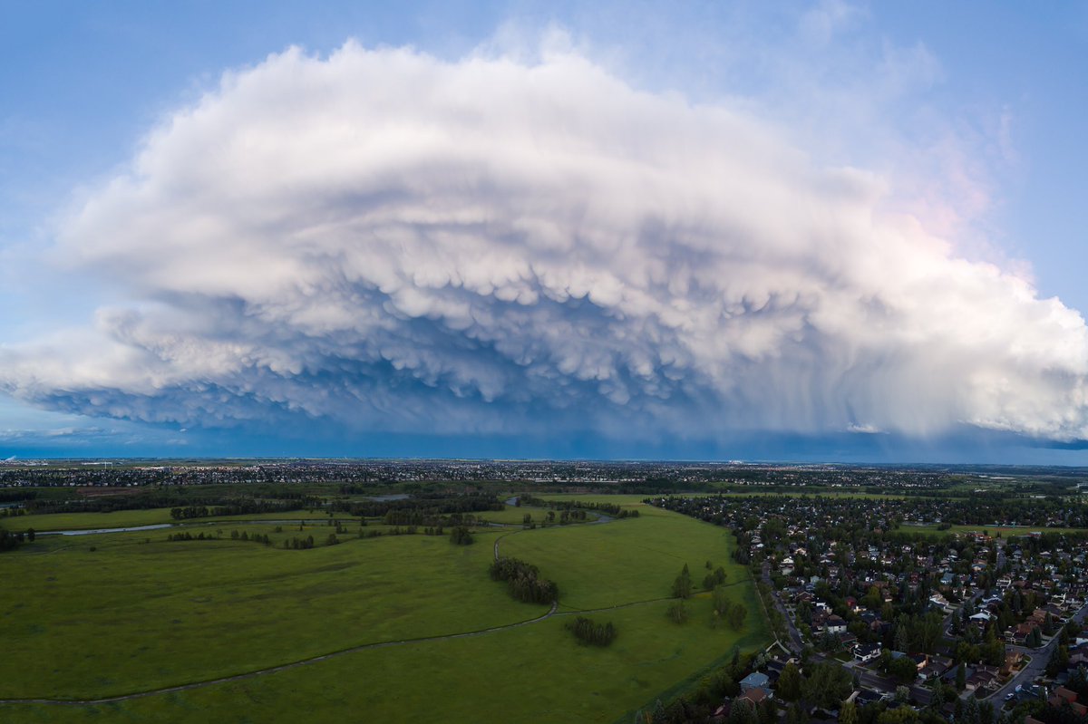 yelbihs's tweet photo. MAMMATUS CITY
#abstorm #yyc @weathernetwork #yycstorm #yycdrones
@Adamski https://t.co/I4qtxYjvQH