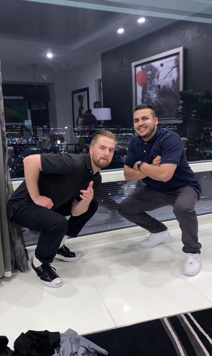 Matt_jimenez2's tweet photo. Buss clan just scored yea we really up 📈📈 https://t.co/i5iT4xczGX