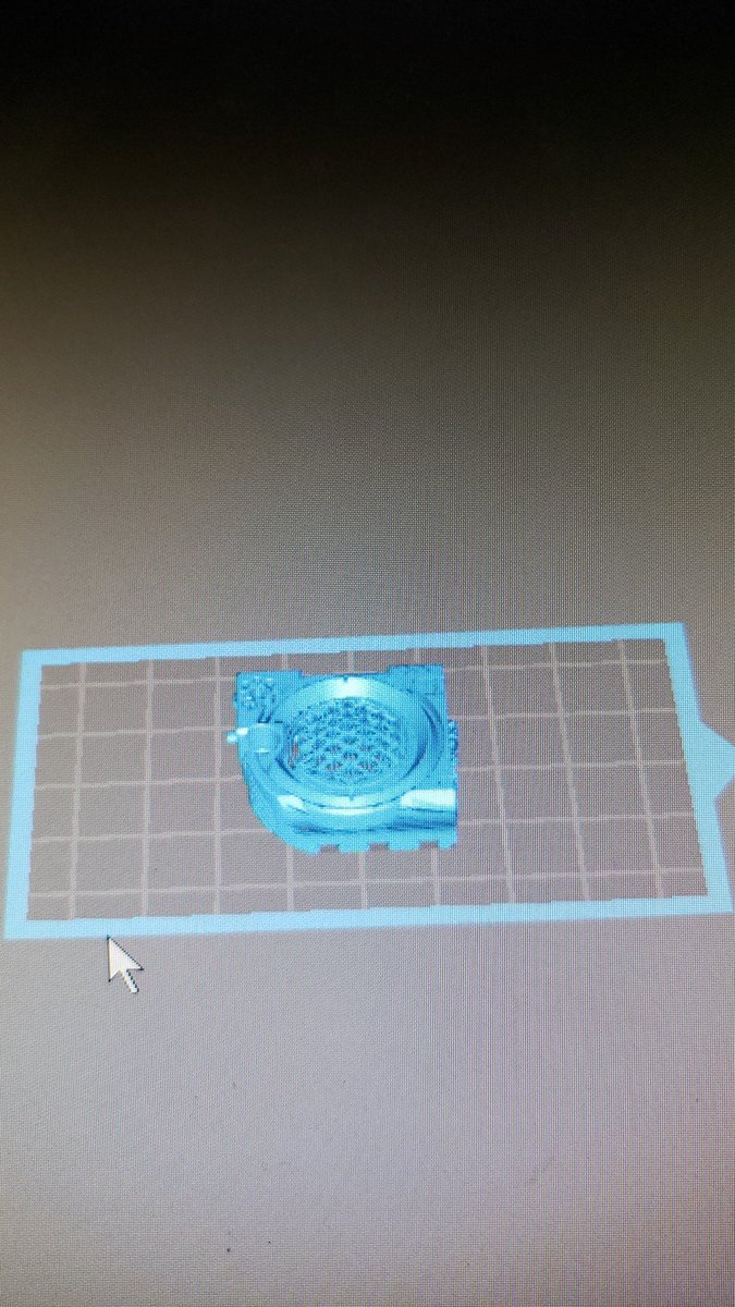 The3Daddict's tweet image. Running a test print on my longer orange, trying to see if I can figure out the issues,  It&apos;s very weird when I used this machine on my old computer everything came out perfect now I have issues. Same slicer and all. #3Dprinting #slaprinter #3dmaker