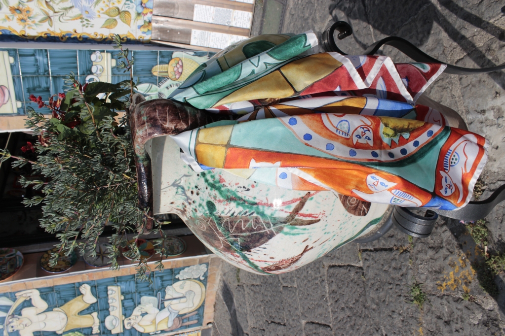 dimanys2's tweet photo. Beautiful #silk #scarf  2020 dimanys collection.
Available on our website https://t.co/80RwUG2Err 
🇮🇹🙂
.
.
.
.
.
#vietriart #ceramichefalcone àvietrisulmare #vietri #seta #foulardinseta #dimanys #tantoitaliano #italian #italianpottery #ceramic #napoli #suditalia #italianstyle https://t.co/ECKaMoP062