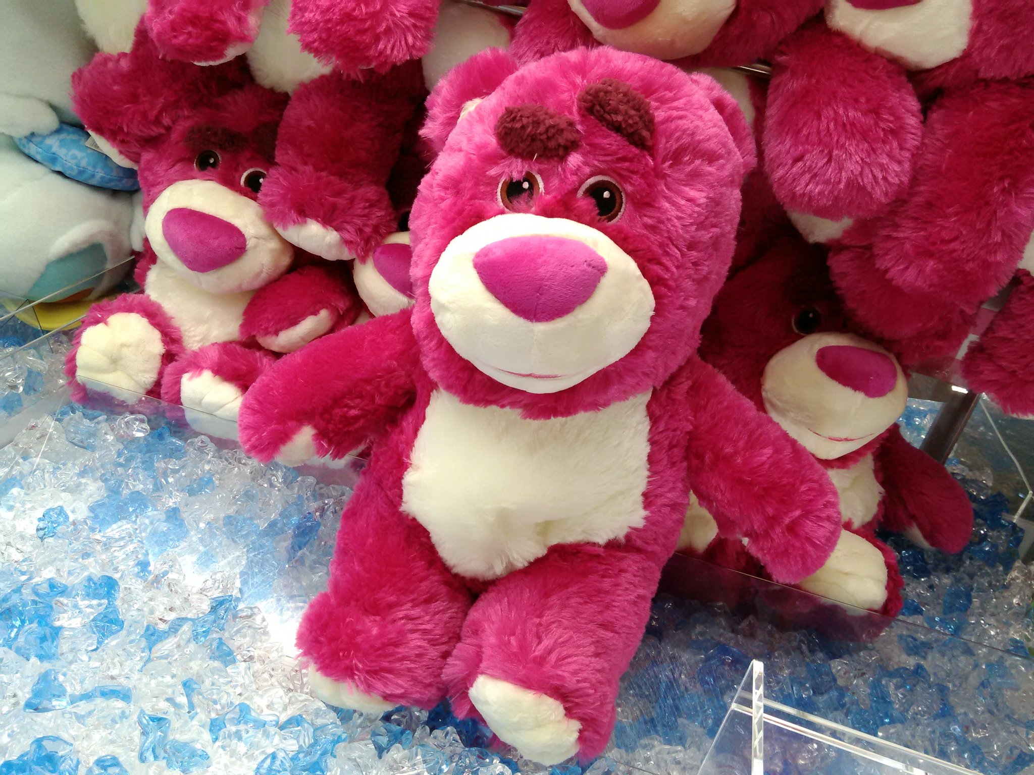 ラウンドワン池袋店 景品情報 Ar Twitter １階登場中 トイストーリー のかわいいキャラクターたちのぬいぐるみが新登場 ロッツォ や ダッキーバニー の着ぐるみをきた リトルグリーンメン が登場中 ふわふわでめちゃくちゃかわっいい ヨロレイヒー