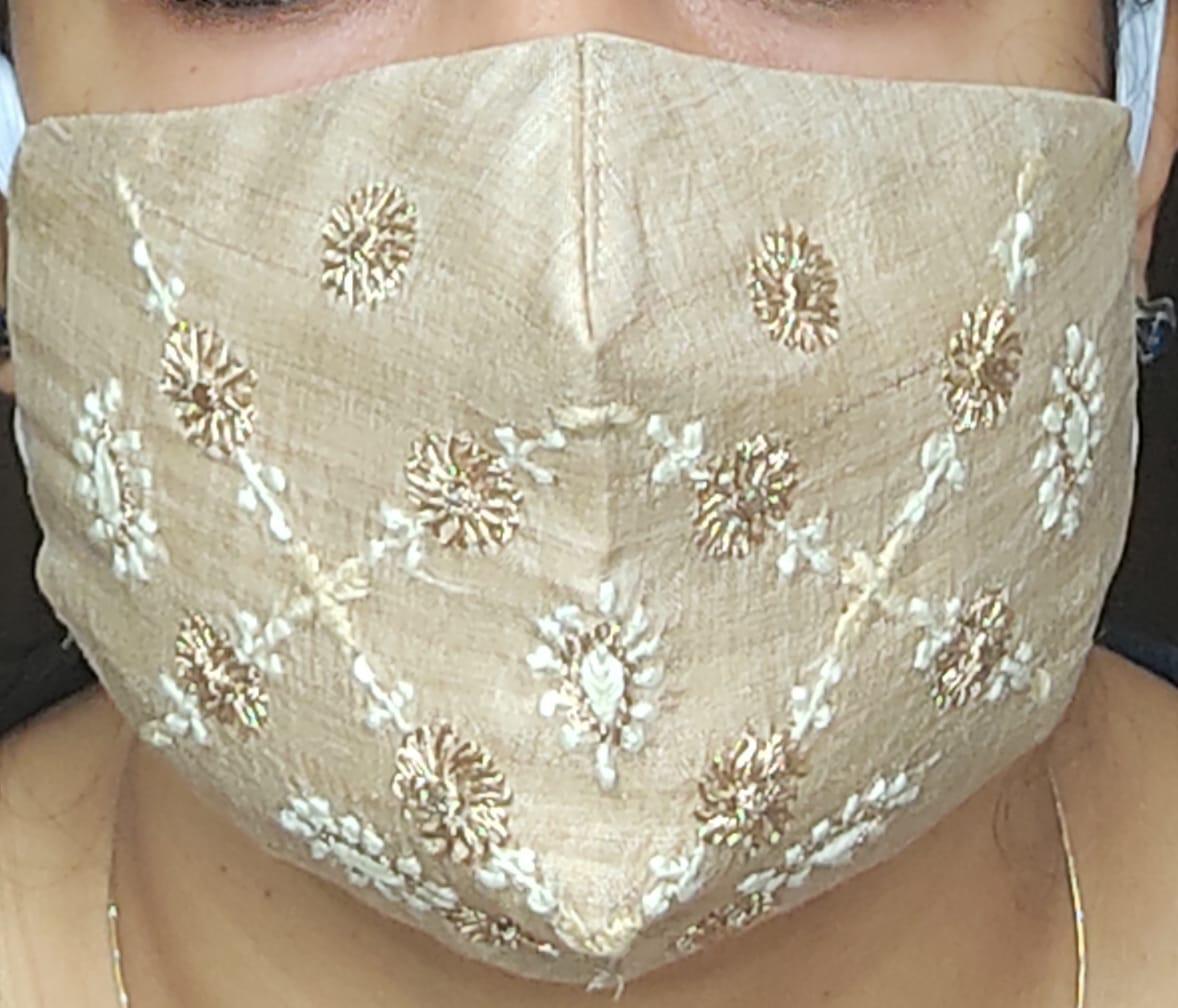 ahundredhands's tweet photo. Exquisite chikankari hand embroidered masks from Lavangg, a Lucknow based group dedicated to the revival of Awadhi embroidery. #MasksForACause #MaskUp #handmade #embroidery https://t.co/Oze4Fmo1Ku