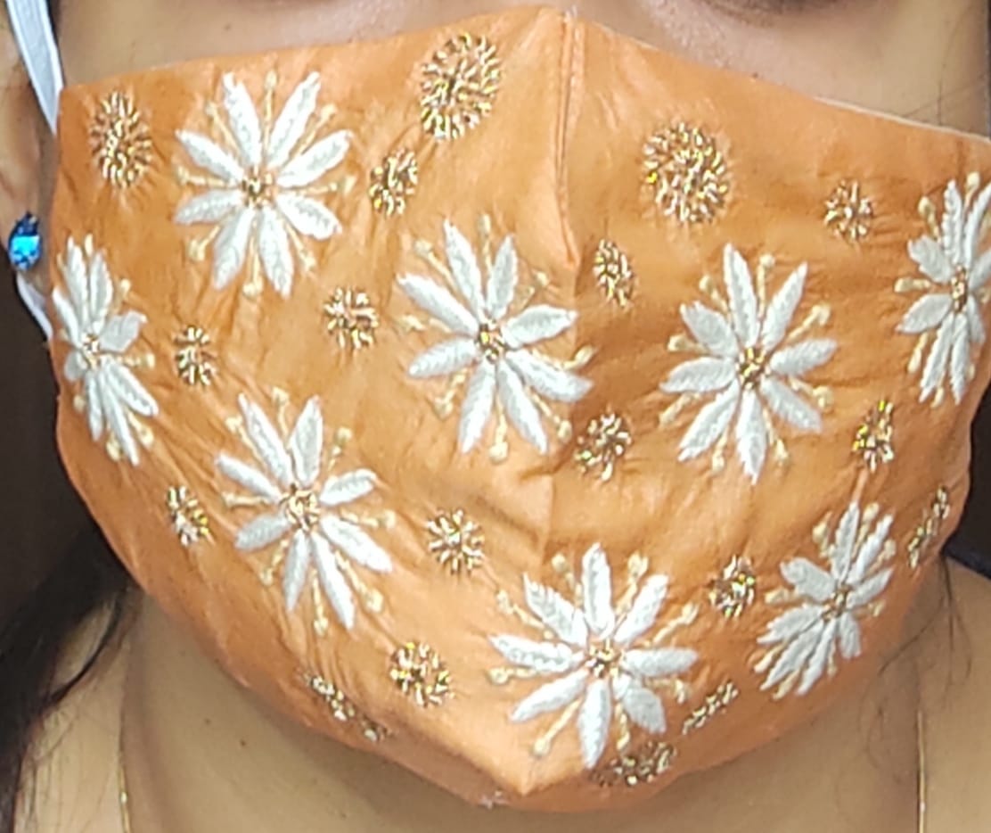 ahundredhands's tweet photo. Exquisite chikankari hand embroidered masks from Lavangg, a Lucknow based group dedicated to the revival of Awadhi embroidery. #MasksForACause #MaskUp #handmade #embroidery https://t.co/Oze4Fmo1Ku