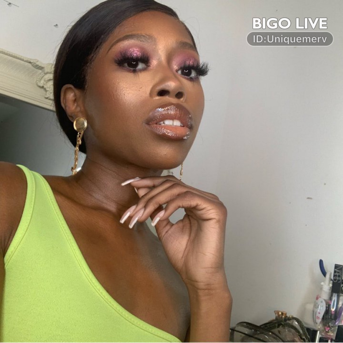 AllenBorum's tweet image. Come and see 𝕌ꪀ𝕚ℚꪊꫀ𝕃𝕚ꪮꪀ🌚's LIVE in #BIGOLIVE: #music Hours 💋💋  
slink.bigovideo.tv/VEw44U