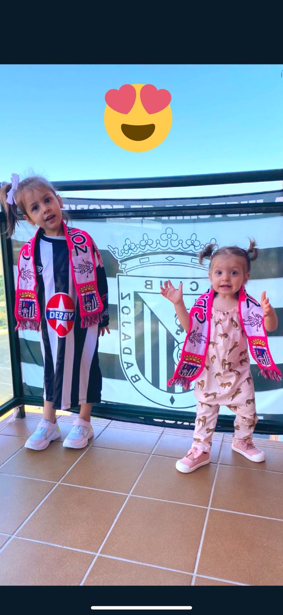guzmn_casaseca's tweet photo. Estamos preparados!!!💪💪💪💪
❤️⚪️⚫️@CDBadajoz ⚪️⚫️❤️ https://t.co/jup17VB5GN