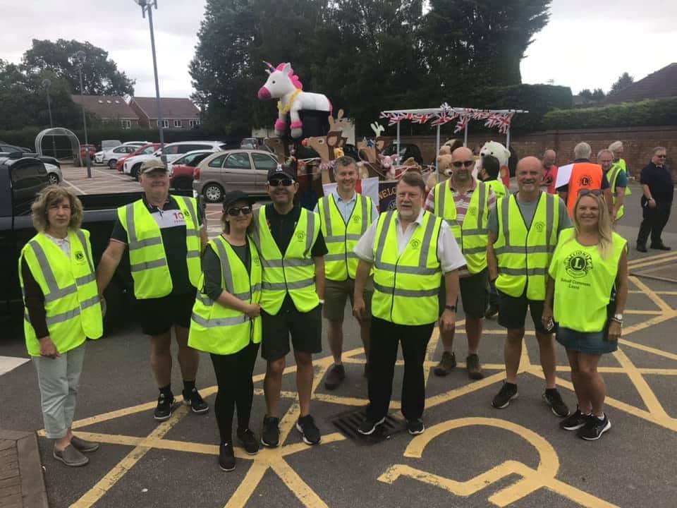 Lots of members helping the <a href="/BalsallcomLions/">Balsall Common Lions</a> this morning