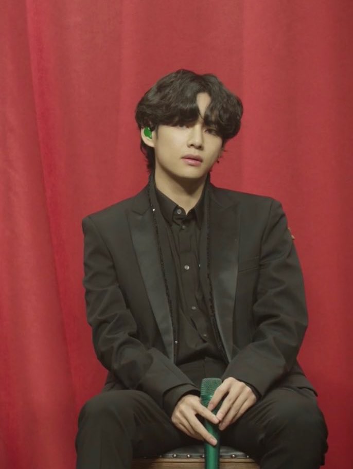 vantends's tweet photo. he went from the most intimidating one to being tiny babie real quick https://t.co/Usd6BQgCoz