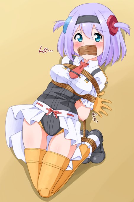 シャチバトのユトリアさんもかわいいので縛って転がしてみました。
こうしてみると意外と露出が少ない…。 