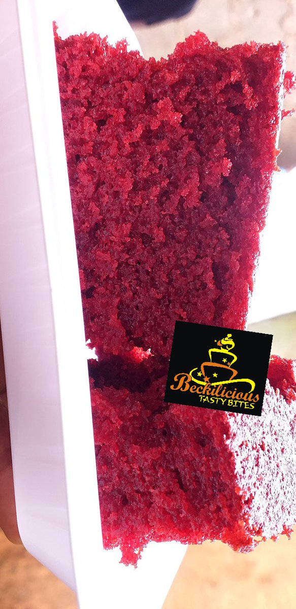 BeckiliciousTa1's tweet photo. Moist,Fluffy &amp; Yummy #Redvelvetcake, want to learn the learn the secret?🤔
Come and enrol for #BeckiliciousCakeDiet101 starting 31st August 2020😁💃💃💃.
#TasteLikeNoOther #JosSlayBaker247 #josbaker #CakesInJos #BTB 🎂🍪🍩🍪🎂.
Let's talk business;
☎️ 08036401804 ❤😁. https://t.co/BeWdq3WHS7