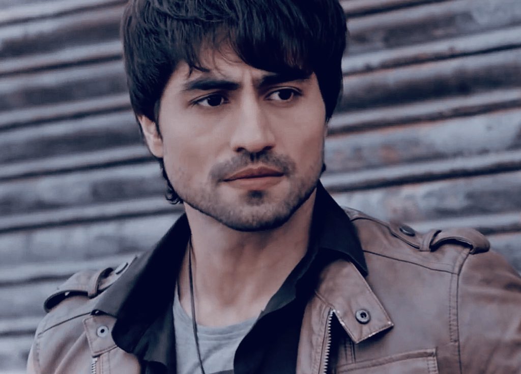 He is so pretty it’s almost unreal #HarshadChopda